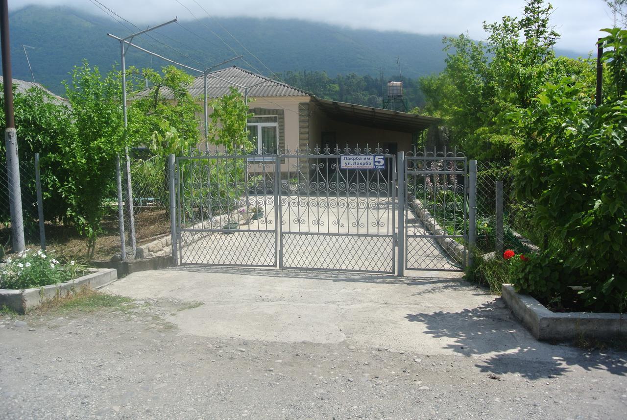 Tikhaya Gavan Guest House Gagra Exterior photo