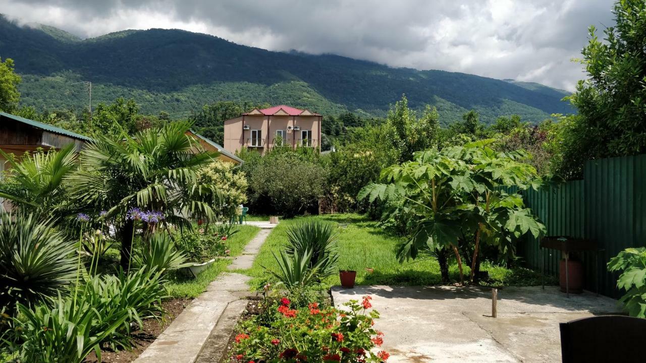 Tikhaya Gavan Guest House Gagra Exterior photo
